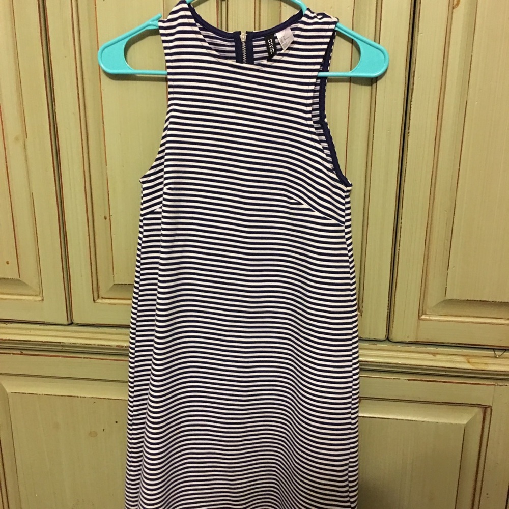 DIVIDED striped dress.